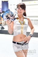 画像ギャラリー No.014のサムネイル画像 / ［TGS 2017］これを見ないとTGSが終わらない？　恒例のコンパニオン・コスプレイヤー写真集第1弾をお届け