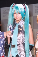 画像ギャラリー No.271のサムネイル画像 / ［TGS 2017］これを見ないとTGSが終わらない？　恒例のコンパニオン・コスプレイヤー写真集第1弾をお届け