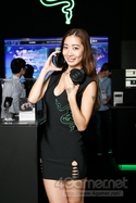 画像ギャラリー No.289のサムネイル画像 / ［TGS 2017］これを見ないとTGSが終わらない？　恒例のコンパニオン・コスプレイヤー写真集第1弾をお届け