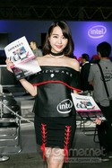 画像ギャラリー No.305のサムネイル画像 / ［TGS 2017］これを見ないとTGSが終わらない？　恒例のコンパニオン・コスプレイヤー写真集第1弾をお届け
