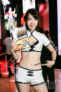画像ギャラリー No.355のサムネイル画像 / ［TGS 2017］これを見ないとTGSが終わらない？　恒例のコンパニオン・コスプレイヤー写真集第1弾をお届け
