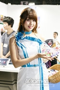 画像ギャラリー No.369のサムネイル画像 / ［TGS 2017］これを見ないとTGSが終わらない？　恒例のコンパニオン・コスプレイヤー写真集第1弾をお届け