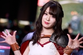 画像ギャラリー No.416のサムネイル画像 / ［TGS 2017］これを見ないとTGSが終わらない？　恒例のコンパニオン・コスプレイヤー写真集第1弾をお届け