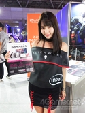 画像ギャラリー No.026のサムネイル画像 / TGS 2017のコンパニオン・コスプレイヤー写真集第2弾を掲載。今度はZIPつき