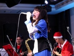 「ファルコム アコースティッククリスマス」レポート。ファルコムjdkバンドが，アンプラグドでの演奏による大人のXmasライブを披露
