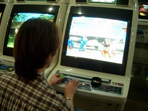 画像ギャラリー No.006のサムネイル画像 / ビデオゲームの語り部たち 第3部:“バーチャファイターの聖地”新宿カーニバルプラザで格闘ゲームの隆盛に心血を注いだ林田貴光氏の若き日々