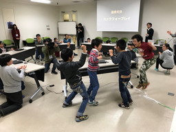 画像ギャラリー No.003のサムネイル画像 / プログラミング競技会「GPリーグ ヤマハ発動機プログラミングコロシアム」が開催決定。応援キャラクターはロックマン