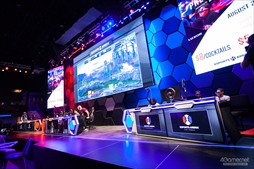 画像ギャラリー No.014のサムネイル画像 / EVO会場に隣接する世界最先端のeスポーツ施設「Esports Arena Las Vegas」フォトレポート。マネージャー Bear氏へのインタビューも