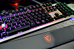 画像ギャラリー No.005のサムネイル画像 / 最新のMSI製ゲーマー向けPCが体験できるeスポーツエリアが,カスタマカフェ歌舞伎町店に登場