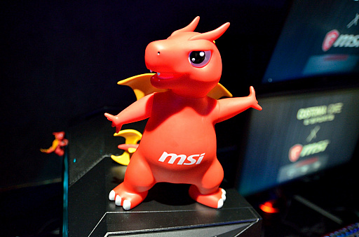 画像ギャラリー No.008のサムネイル画像 / 最新のMSI製ゲーマー向けPCが体験できるeスポーツエリアが,カスタマカフェ歌舞伎町店に登場
