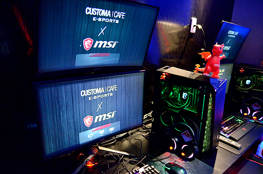 画像ギャラリー No.010のサムネイル画像 / 最新のMSI製ゲーマー向けPCが体験できるeスポーツエリアが,カスタマカフェ歌舞伎町店に登場