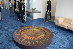 画像ギャラリー No.010のサムネイル画像 / セガサミーグループ新オフィスのプレス向け内覧会をレポート。セガの歴史を感じさせる会議室や客船をイメージしたインテリアが見られた