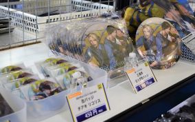 画像ギャラリー No.016のサムネイル画像 / ［TGS 2018］Tシャツにぬいぐるみ，ゲーマー向けデスクにフライパン……。東京ゲームショウ2018の物販ブースを紹介