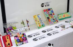 画像ギャラリー No.023のサムネイル画像 / ［TGS 2018］Tシャツにぬいぐるみ，ゲーマー向けデスクにフライパン……。東京ゲームショウ2018の物販ブースを紹介
