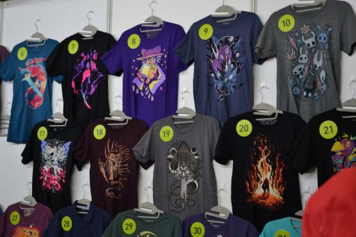 画像ギャラリー No.025のサムネイル画像 / ［TGS 2018］Tシャツにぬいぐるみ，ゲーマー向けデスクにフライパン……。東京ゲームショウ2018の物販ブースを紹介