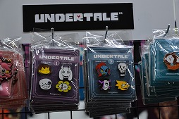 画像ギャラリー No.027のサムネイル画像 / ［TGS 2018］Tシャツにぬいぐるみ，ゲーマー向けデスクにフライパン……。東京ゲームショウ2018の物販ブースを紹介