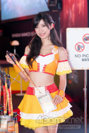 画像ギャラリー No.023のサムネイル画像 / TGS 2018会場を彩ったコンパニオン・コスプレイヤーの写真集をお届け。もちろんZIPファイル付き
