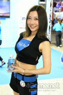 画像ギャラリー No.051のサムネイル画像 / TGS 2018会場を彩ったコンパニオン・コスプレイヤーの写真集をお届け。もちろんZIPファイル付き