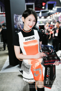 画像ギャラリー No.065のサムネイル画像 / TGS 2018会場を彩ったコンパニオン・コスプレイヤーの写真集をお届け。もちろんZIPファイル付き