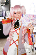 画像ギャラリー No.089のサムネイル画像 / TGS 2018会場を彩ったコンパニオン・コスプレイヤーの写真集をお届け。もちろんZIPファイル付き