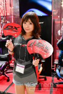 画像ギャラリー No.129のサムネイル画像 / TGS 2018会場を彩ったコンパニオン・コスプレイヤーの写真集をお届け。もちろんZIPファイル付き