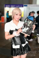画像ギャラリー No.301のサムネイル画像 / TGS 2018会場を彩ったコンパニオン・コスプレイヤーの写真集をお届け。もちろんZIPファイル付き