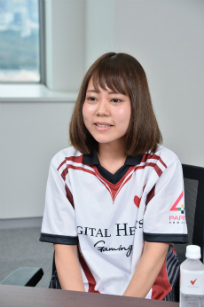 画像ギャラリー No.009のサムネイル画像 / 【PR】“eスポーツ選手”の実態に迫る。実業団スタイルで働く世界大会で優勝したゲーマーは普段，どんな仕事を？