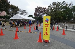 画像ギャラリー No.018のサムネイル画像 / タカラトミーのお膝元・青戸がまるごと「人生ゲーム」に! 「第1回まちあそび人生ゲームIN葛飾」レポート