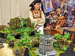「SPIEL’18。こんなゲームもありました」。取材班が時間切れで無念の涙を飲んだゲームの数々を，写真だけでもご紹介