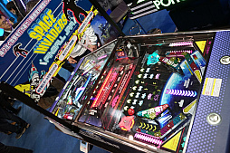 画像ギャラリー No.022のサムネイル画像 / ［JAEPO2019］ピンボールがナウい！ Stern PinballやJersey Jack Pinballが日本上陸。対戦型のマシンも
