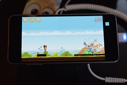画像ギャラリー No.005のサムネイル画像 / NTTドコモが出資するゲームストリーミングサービス「Hatch」をEVO Japan会場で体験。月額550円で100を超えるゲームタイトルが楽しめる