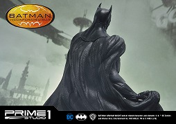 画像ギャラリー No.005のサムネイル画像 / 「バットマン:アーカム・ナイト」に登場したインコーポレイテッドスーツ版バットマンのフィギュアが発売決定