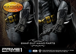画像ギャラリー No.007のサムネイル画像 / 「バットマン:アーカム・ナイト」に登場したインコーポレイテッドスーツ版バットマンのフィギュアが発売決定