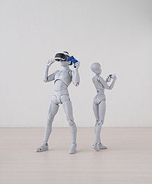 画像ギャラリー No.007のサムネイル画像 / フィギュアの小物にぴったり（？） PS4本体とPS VRのミニチュアフィギュアがカプセル自販機で8月第2週より順次発売へ
