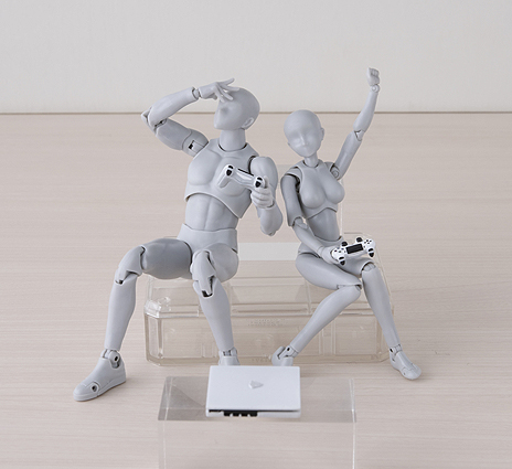 画像ギャラリー No.015のサムネイル画像 / フィギュアの小物にぴったり（？） PS4本体とPS VRのミニチュアフィギュアがカプセル自販機で8月第2週より順次発売へ