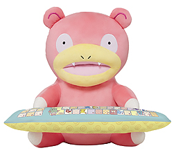 画像ギャラリー No.003のサムネイル画像 / 人気ポケモン「ヤドン」をだっこしてPC作業。ヤドンモチーフなぬいぐるみ型PCクッションの予約受付が8月10日11時にスタート