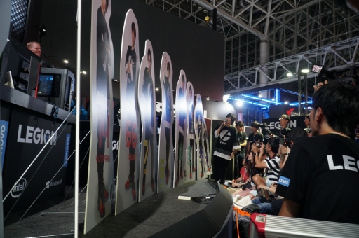 画像ギャラリー No.003のサムネイル画像 / ［TGS 2019］荒牧慶彦さん，北村 諒さんなどのメンバーがユニフォーム姿を披露。2.5次元俳優のeスポーツチーム「AGP」発足発表会をレポート