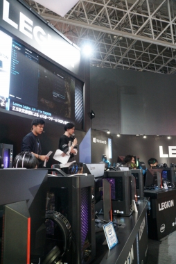画像ギャラリー No.005のサムネイル画像 / ［TGS 2019］荒牧慶彦さん，北村 諒さんなどのメンバーがユニフォーム姿を披露。2.5次元俳優のeスポーツチーム「AGP」発足発表会をレポート