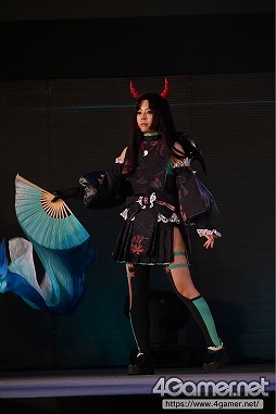 画像ギャラリー No.012のサムネイル画像 / 東京ゲームショウ恒例のイベント「Cosplay Collection Night」フォトレポート。国内外のコスプレイヤーたちがステージで競演