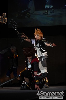 画像ギャラリー No.145のサムネイル画像 / 東京ゲームショウ恒例のイベント「Cosplay Collection Night」フォトレポート。国内外のコスプレイヤーたちがステージで競演