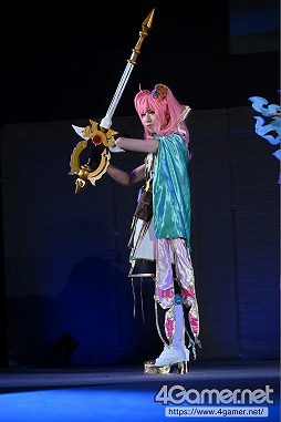 画像ギャラリー No.330のサムネイル画像 / 東京ゲームショウ恒例のイベント「Cosplay Collection Night」フォトレポート。国内外のコスプレイヤーたちがステージで競演