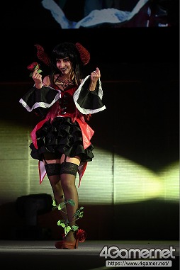 画像ギャラリー No.349のサムネイル画像 / 東京ゲームショウ恒例のイベント「Cosplay Collection Night」フォトレポート。国内外のコスプレイヤーたちがステージで競演