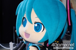 画像ギャラリー No.152のサムネイル画像 / TGS 2019のコンパニオン&コスプレイヤー写真集(ZIPファイル付き)をお届け。今年はSNS映えするオブジェも多め