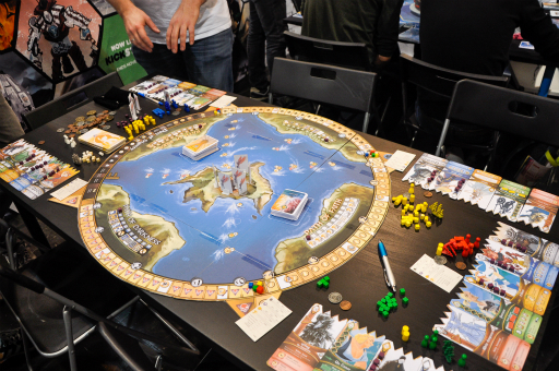 画像ギャラリー No.002のサムネイル画像 / ［SPIEL'19］インディーズボードゲーム開発会社King Racoon Gamesに聞く，ドイツにおけるインディーズボードゲームの今