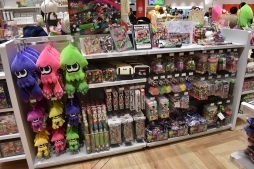 画像ギャラリー No.037のサムネイル画像 / 国内初の任天堂直営店「Nintendo TOKYO」やカプコン初のオフィシャルショップが並ぶ，ゲームファン必見の「渋谷PARCO」6階をレポート