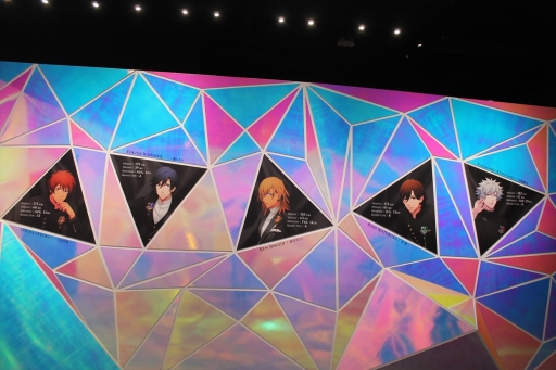 画像ギャラリー No.002のサムネイル画像 / アイドルたちの“IF”を描く「うたの☆プリンスさまっ♪」の企画展「Another World 〜WHITE&BLACK〜」が開催中。前期「WHITE SIDE」の模様をレポート