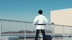 画像ギャラリー No.028のサムネイル画像 / 藤岡 弘、さんと藤岡真威人さんが初の親子共演。「セガ設立60周年プロジェクト」の「せが四郎」動画シリーズ第3話「決意篇」が公開