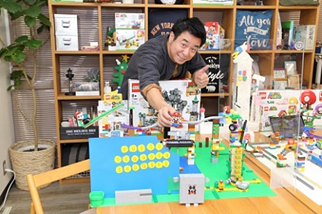 画像ギャラリー No.005のサムネイル画像 / よゐこの2人が製作した「レゴ スーパーマリオ」オリジナルコースがレゴストア ダイバーシティ東京プラザ店と東京駅店で11月6日から展示