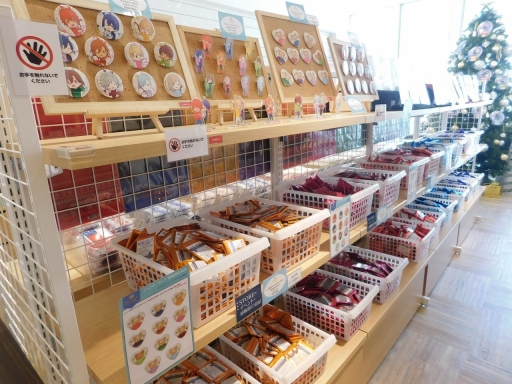 画像ギャラリー No.038のサムネイル画像 / 「うたの☆プリンスさまっ♪」SHINING STOREが4都市で順次オープン。原宿店のフォトレポートで，アイドルたちの魅力あふれるコンセプトグッズを紹介