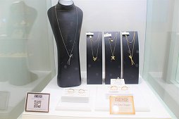 画像ギャラリー No.012のサムネイル画像 / 「ツイステ」や「カービィ」などのキャラクタージュエリーがいっぱい。ジュエリー専門店U-TREASUREがオトメイトビルに移転
